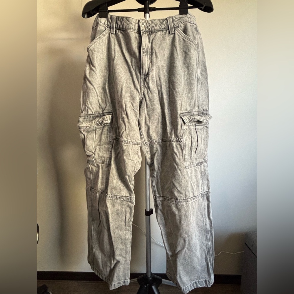 H&M Gray Flare & Wide Leg Jeans/Cargo